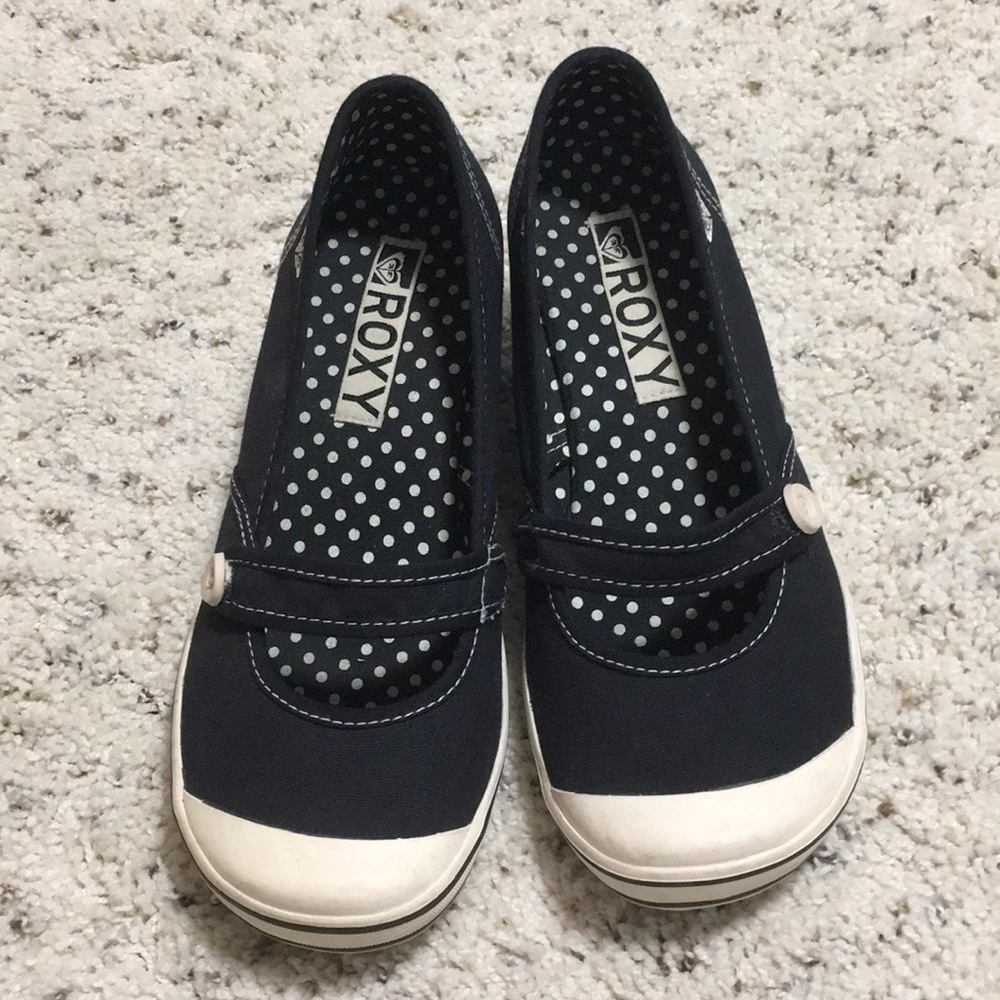 Roxy black wedge shoes in 7.5
